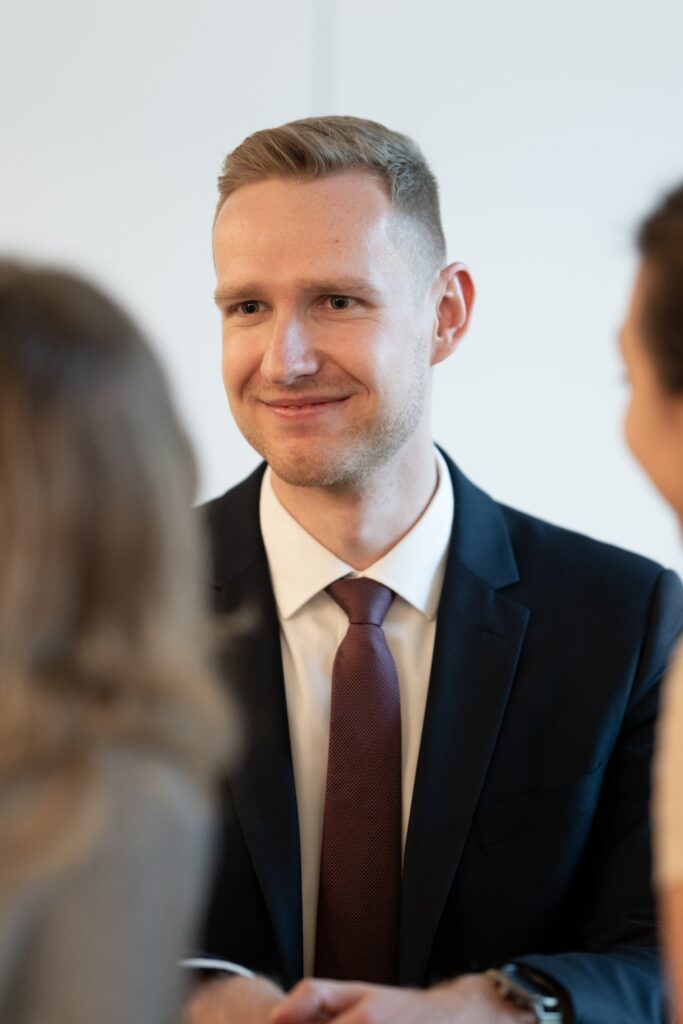 Tax Expert Klaus Schmalzl im Gespräch.